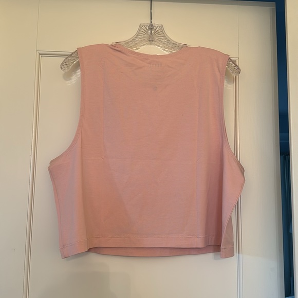 Nobull Lightweight Sleeveless Crop Tee - Picture 4 of 4